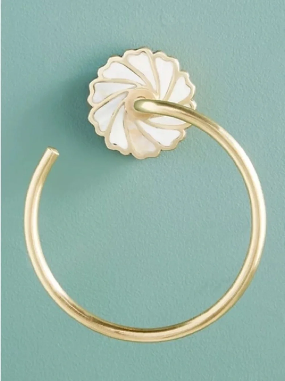 Anthropologie Gracie Towel Ring Goldtone New